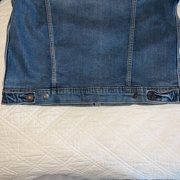 Gap distressed denim jacket, size medium - Picture 6 of 7
